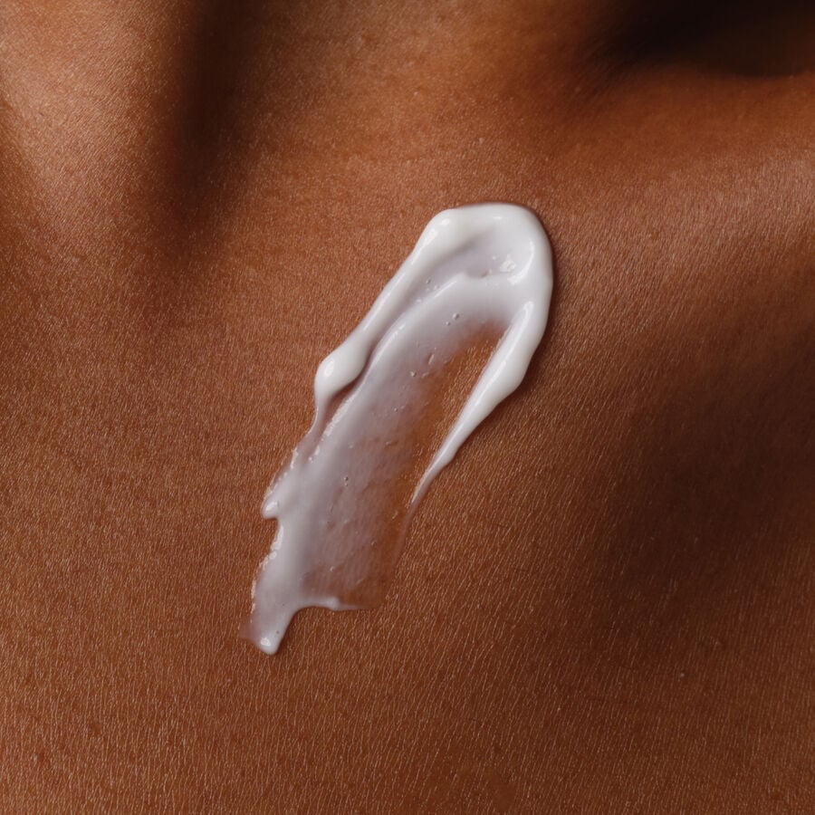 Natural Moisturizing Factors + Inulin Body Lotion G9 image 4